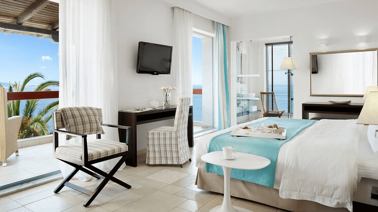 Junior Suite Sea Front with Jacuzzi